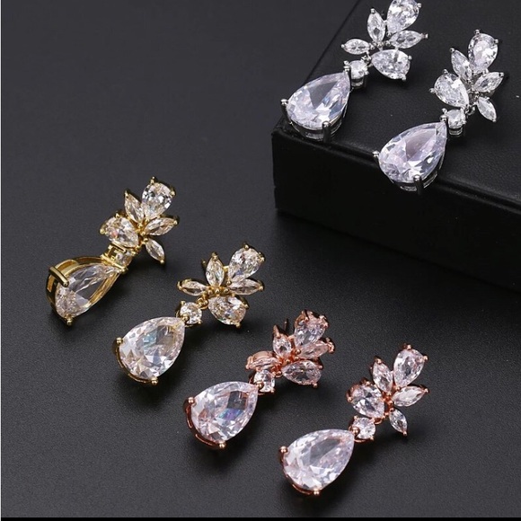 5g ORNATE SIMULATED DIAMOND LEAF EVENT PEAR DROP ROSE GOLD EARRINGS - Picture 3 of 5